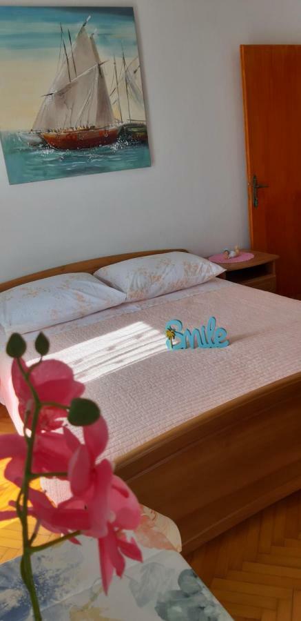 Apartman Lorena Stari Grad  Exterior photo